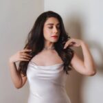 Aanchal Munjal Instagram - kissed by the sunlight & bitten by the moon 🌙 🤍 . . . . . . . #moonchild #sunshine #AnchalSingh #photooftheday #photography #photoshoot #goodvibes