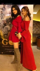 Aashka Goradia Instagram - Happy happy birthday Monobinaaaa 
Āpani sundara - bhitarē bā’irē 
Āpanāra janmadinē - āmi āpanāra susbāsthya kāmanā kari, Āmi āpanākē bhālabāsāra prācurya kāmanā kari, Āmi āpanākē sāphalyēra pāhāṛa kāmanā kari. 
Ami Tōmākē bhālōbāsi, Mouni (Maasi to be) 
.
.
.
#birthdaygirl ♥️