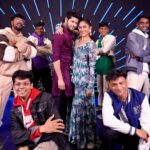 Abhimanyu Dasani Instagram - Grooving with the cutest duo @mrunalthakur and @abhimanyud 💞 . . New release date 3rd November #FamilyEntertainer ~~~~~~~~~~~~~~~ #dancevideos #explorepage #dancereels #kalejakadke #mrunalthakur #abhimanyudassani #trendingsongs #groupdance #hookstep #somymusic #feelcrew Mumbai - मुंबई