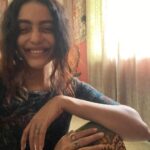 Abhirami Venkatachalam Instagram - Love for Kalvare lyrics “ Ummai enni ummai enni Oomai kangal thoongaathu Thalaiva en thalaiva agam ariveero.. Arulpuriveero..” #bessy #love #live #life #happy #vibes #unconditional #abhiramivenkatachalam #kannamma #av #instagram #instagood #instamood #instalike #instalove #chennai #home #nomakeup