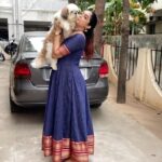 Abhirami Venkatachalam Instagram - Naam iruvar 🐶🤍 @simba3680 #unconditionallove #simba #life #love #live #happy #vibes #abhiramivenkatachalam #kannamma #av #instagram #instagood #instareels #instamood #instalike #instalove #chennai #home