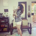 Abhirami Venkatachalam Instagram - My dancing partner 🤍 #life #love #like #live #happy #vibes #positivevibes #unconditional #dogmom #simba #abhiramivenkatachalam #kannamma #av #instagram #instagood #instadaily #instalike #instalife #instamood #instapost #chennai #home PS- bhaiyaaa police shirt 😋