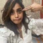 Abhirami Venkatachalam Instagram - Lol 80% of worlds population yesterday eve... I saw how social media addiction was killing ppl by just loosing their followers because of some bug issue with Instagram..... do not give so much importance to all this fam 🤍 lots of love - AB.... PS: mental health is very important don’t make these petty things spoil it 😚 #life #love #live #happy #vibes #abhiramivenkatachalam #kannamma #ab