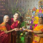 Abhirami Venkatachalam Instagram - ♥️🌺 #amma #love #memories #life #miracles #blessings #lingabhairavi #navratri #dance #dancer #abhiramivenkatachalam #kannamma #ab #instagram #instagood #instalife #instalike #instapost #salem
