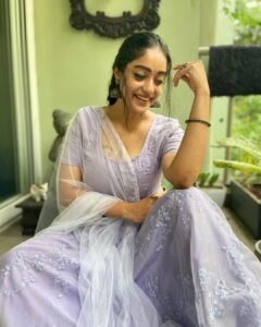 Abhirami Venkatachalam Instagram - Outfit number 2 - Diwali is one reason to purchase our super desi outfits and flaunt it 💜  I was wearing it throughout the day didn’t feel like changing only 😄 thank you for making this so perfect - @annie_tailor_  the cost of the outfit was just lesser than 3k do check out their place .... and this is not paid promotion , I felt like giving a shoutout cos I loved the outfit.... photography- @dugu_vh 🤗  Location- @the_suriya_n house 😋  Styling - self 💋  #diwali #vibes #love #traditional #outfits #friendship #meeting #memories #life #is #short #selflove #abhiramivenkatachalam #ammu #kannama #kannamma #butterfly #chennai #tamilcinema