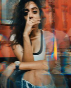 Abhirami Venkatachalam Instagram - You’ll always be a fan 
(Read between the lines listen to the complete song)
#abhiramivenkatachalam #av #kanmani #instagram #instapost #instagood #instamood #home #i #watch #you 
PS- fools day on the way