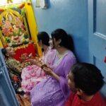 Adah Sharma Instagram - Was invited to two beautiful homes of ardent devotees for Ganpati today 😍 Mamta Tai and Rahul 🌺🐘🙏 श्री गणेश चतुर्थीच्या हार्दिक शुभेच्छा  😇🙏🏻🌸 P.S. see joy, peace , happiness , bhakti on Mamta tais face 😍 she's something everyone would aspire to be