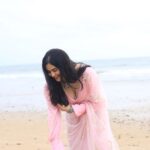 Adah Sharma Instagram - Actor Adah Sharma (@adah_ki_adah) invokes retro Bollywood glam in a light pink chiffon saree as she shoots for HT City Showstoppers by the beach on a rainy day. We teamed her chiffon saree with a chic emerald necklace and matching earrings by Naulakha (@naulakhajewellers) for a pop of green. Snehal (@snehal_uk) kept the makeup soft, subtle and fresh, perfect for a day look: light brown and peach eyeshadow, a hint of pink on the cheeks and nude lips. She styled her hair in loose, natural waves. PS: Don’t miss the surprise cameo! We didn’t have the heart to edit out Adah’s newfound friend who showed up unannounced at the beach 🐶 Styling and Direction: Shara Ashraf (@sharaashraf) Video: Smriti Jha (@photographsbysmriti) Production: Shweta Sunny (@shweta__sunny), Zahera Kayanat (@kayanaaaaat) Location courtesy: Novotel Juhu Mumbai (@novotel_juhu) Saree: Summer by Priyanka Gupta (@summerbypriyankagupta) Blouse: ashagautam (@ashagautamofficial) Florist: @ringarosesofficial1 Special Thanks to team Adah Sharma: Business Manager: Asira (@asira.09) Hair stylist: Snehal Chandorkar (@snehal_uk) Spot Boy: Jagat Padam Singh (@jagats38) Artist Management: Namita Rajhans (@namita_rajhans_), Shimmer Entertainment (@shimmerentertainment)