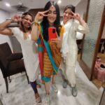 Adah Sharma Instagram - Kasa vatla ? काष्टा साडी and नथ and sneakers? ही माझी आजीची (my paatis,grandmother) साडी आहे  . Toh we got ready and Asira said sneakers ke saath karte hai kashta saree! But I had black sneakers so I stole Tanya ka cooler looking sneakers .thank u Tanya ❤️ tab pata nahi tha tha we had to walk through 1 km of very sticky keechad. It was a special variety of keechad ,pair 2 second ke liye rakh lo toh jamm jaata hai ! Socho if i wore chappals and went toh trekking kaise karte 👀 I wanted to make this a reel but I have to finish script Aaj raat tak .toh Swipe kar lo , reel samajh ke 🫀❤️ 😁 #100YearsOfAdahSharma #AdahSharma P.S. how to make Adah Sharma fall in love with you.Ask her out o a channa date (channa WITHOUT onion, garlic, garam masala 😬 and extra pakaa hua so it's soft)