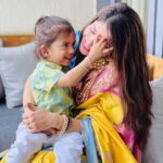 Addite Shirwaikar Malik Instagram - The world of questions is endless when you are a mother. In fact one of the biggest lessons I have learned as a mother is to imbibe the curiosity of a child. They question everything and with the recent festival season it’s been a learning ground for me. Ekbir has now started understanding festivals but he has so many questions. Why do we bring Ganpati home? What happens when he leaves? And so so many questions! And as a mother the one thing required is patience! One has to patiently answer questions and with these answers I realize there’s so much I’m learning too. We stop questioning and only assume but through a child’s eyes I’m learning so much about our life and traditions! #parenting #mimi #eebe #festivals #teaching #kids #motherhood #aditimalik