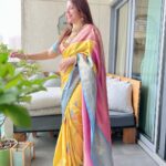 Addite Shirwaikar Malik Instagram - I choose classic😍 #desigirl #festive Saree credits Styled by @pratikshachandak Assisted by @m_shalini.stylist Saree by @narayaniweavesbyramya Jewellery by @aquamarine_jewellery