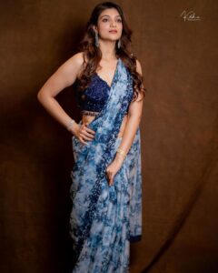 Aditi Gautam Instagram - 💙💙💙 Pre Release Event In Hyderabad 
.
Outfit - @neerusindia 
Jewellery - @yuvaneerus 
Makeup - @thanusmakeover 
Hair - @husky.makeover 
Styled by - @saranya_raov 
Shot by @teamkeshuphotography 
.
.
.
.
.
.
.
#picoftheday #bestoftheday #promotion #hotstar #athidhi #teluguactress #telugucinema #webseries #trending #explore #saree #sareelove #sareefashion #sareeindia #actress #jaiguruji