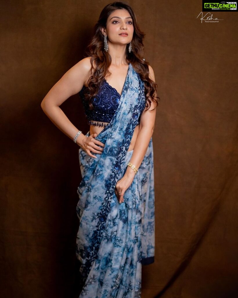 Aditi Gautam Instagram - 💙💙💙 Pre Release Event In Hyderabad . Outfit - @neerusindia Jewellery - @yuvaneerus Makeup - @thanusmakeover Hair - @husky.makeover Styled by - @saranya_raov Shot by @teamkeshuphotography . . . . . . . #picoftheday #bestoftheday #promotion #hotstar #athidhi #teluguactress #telugucinema #webseries #trending #explore #saree #sareelove #sareefashion #sareeindia #actress #jaiguruji