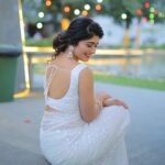 Aditi Prabhudeva Instagram - PEACE , LOVE & HAPPINESS 🤍 . . . 💄 @artistryby_priyankaharish 👗 @rentyourlook_by_chandangowda 📸 @pavenfotography