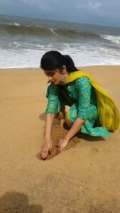 Aditi Prabhudeva Instagram - My dreams r made of sand & water 👣 #happiness #magic #shootingdiaries