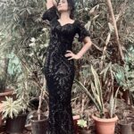 Aditi Sharma Instagram - 🖤happyy Sunday 🌈 It takes nothing to join the crowd but it takes everything to stand alone 🦋🌹 #countyourblessings 😇