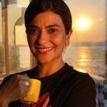 Aditi Sharma Instagram - Sunsets are God’s painting in d sky😇 also every sunset brings the promise of a new dawn🧚🏻‍♀️🌅 #sunsetlovers #nature #gratitude #subsetvibes 📸 @pavitrsaith