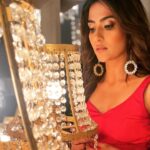 Aditi Sharma Instagram - ‘Strong enough to Hold on and Strong enough to Let go ‘🌼 Give me Reddd 💃🦋 Have a hapyyyy day 🌈🌻 #wednesdaywisdom 😇 #strongwomen 💓