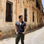 Aftab Shivdasani Instagram - ‘A quiet mind is able to hear intuition over fear’. 🔱✨ #stillness Mdina, the Silent City, Malta
