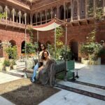 Aisha Sharma Instagram - Happy Women’s Day & A very happy Holi . ♥️#incredibeindia #travel #aishatravels Narender Bhavan, Bikaner