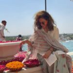 Aisha Sharma Instagram - Happy Women’s Day & A very happy Holi . ♥️#incredibeindia #travel #aishatravels Narender Bhavan, Bikaner