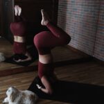 Aisha Sharma Instagram - Quality is not an act ,it is a habit. ~ Aristotle #mondaymotivation #happymonday #headstand #fitness #workoutmotivation #workoutwithaisha