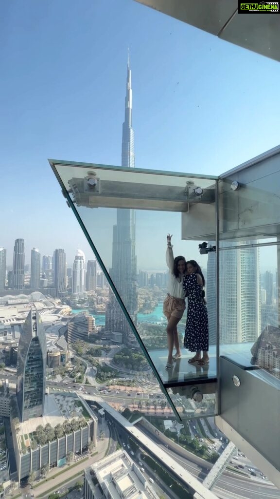 Aisha Sharma Instagram - Sunday and sunshine 💕👯‍♀️💫 Dubai - دبى