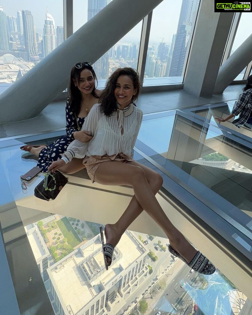 Aisha Sharma Instagram - Bonjour October 💕👯‍♀️ #sharmasisters #dubai #travel #siblings Sky Views Observatory