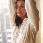 Aisha Sharma Instagram - I am classy, I am modern, I live by my own design I'm cherry, I'm lemon, I'm the sweetest key lime pie I'm electric, I'm bass, I'm the beat of my own drum I could make your goosebumps raise with the tracing of my thumb 📸 - @keegancrasto @publicbutterindia 🫶🏾🫶🏾