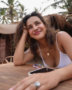Aisha Sharma Instagram - Wearing your personality on your sleeve is the fastest way to attract birds of a feather. #weekend #weekendvibes #photo #photooftheday #travel #travelgram