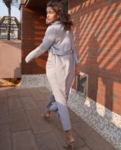 Aisha Sharma Instagram - Sunday Mood . Images that have a piece of my ♥️ #fashion #jwellery #bollywood #photography #sunday