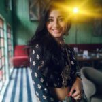 Aishani Shetty Instagram - Mandatory cellphone pictures during photoshoots!! #throwback PC: @ekandur