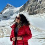 Aishwarya Sharma Bhatt Instagram - Love in the Air ❤️ #interlaken @myswitzerlandin @interlaken @jungfraujochtopofeurope #aishwaryasharma #neilbhatt #switzerland #ineedswitzerland #interlaken #jungfrauregion #neilkiaish #honeymoon