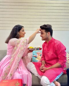 Aishwarya Sharma Bhatt Instagram - Happy Rakshabandhan ❤️🤗🙏🏻

#aishwaryasharma #vihanverma #sharmaverma #bhaibehen #rakshabandhan #rakshabandhan2023