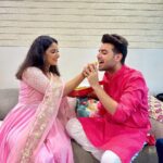 Aishwarya Sharma Bhatt Instagram - Happy Rakshabandhan ❤️🤗🙏🏻 #aishwaryasharma #vihanverma #sharmaverma #bhaibehen #rakshabandhan #rakshabandhan2023