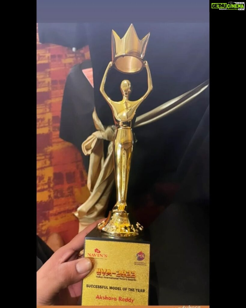 Akshara Reddy Instagram - SUCCESSFUL MODEL OF THE YEAR 2022 award goes to Guggu papaa ... yeh.. yeh.. yeh.. Thank you IIVA 2022 for recognising my hardwork in this industry... thank u @mrsmandybose @mdaeventsproductions P.S. Lots of love to all my lovely fans!! U guys mean a lot to me💖 Wardrobe:@naushinkiran Styling:@shreshta_iyer Jewellery: @fineshinejewels Hilton Chennai