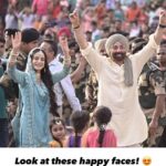 Ameesha Patel Instagram - Posted @withregram • @filmyselfies.official What a STUNNING way and PERFECT place to promote movie like Gadar-2 👍 Ameesha's look is also STUNNING 🫶 . . . . #ameeshapatel #sunnydeol #gadar2 #gadar #wagahborder #amritsar #bollywood