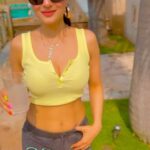 Ameesha Patel Instagram - DELHI … sun !! Lemonade and smiles !!! Have a lovely week everyone 🔥🔥🔥☀️☀️☀️☀️🍸🍸🍸🍋🍋🍋