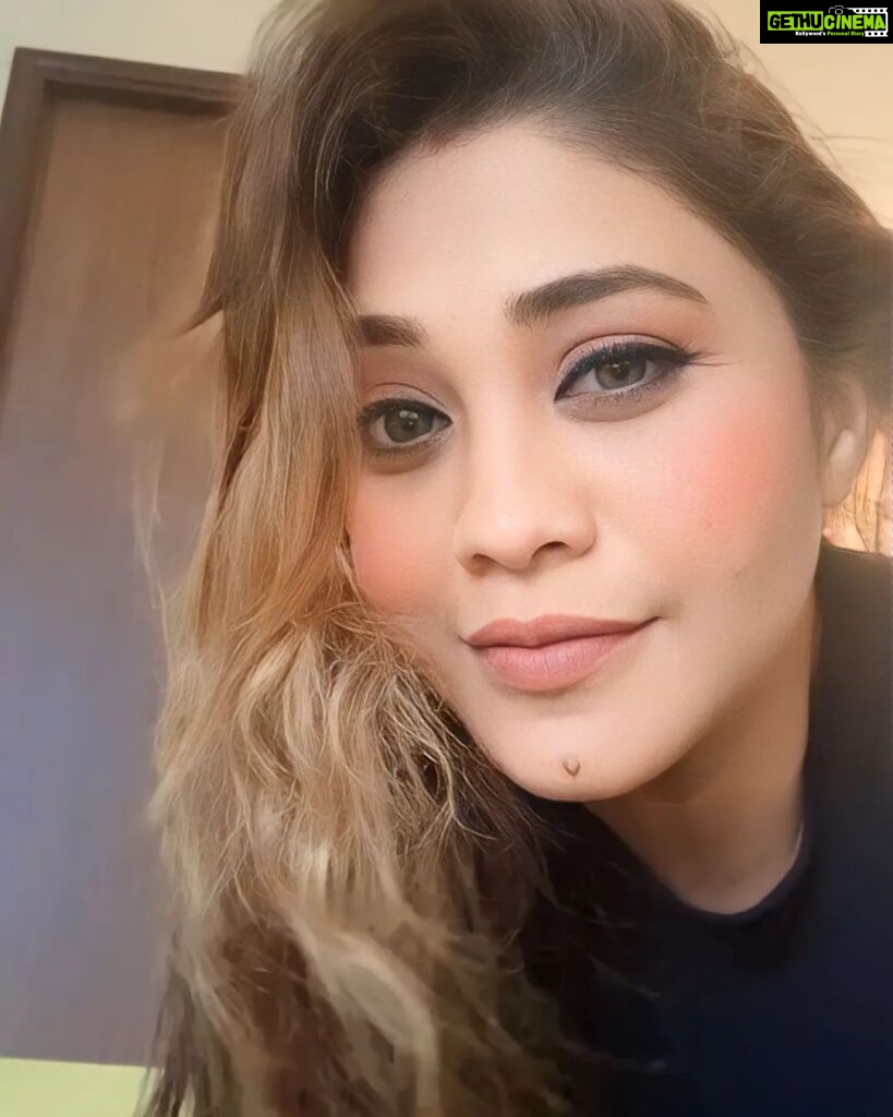 Amrapali Gupta Instagram - 🫂🫶🏻 @amrapalliyashsinha 💋 #amrapalligupta #amrapalli #beautiful