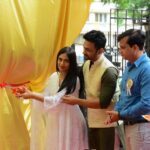Amrita Rao Instagram - Aaj Raksha Bandhan Hain.... Magar Hamari Desh ki Joh Rakhaha Kartey Hai unko Hamara Koti Koti Pranam ! Above are the Beautiful pics from the 15th August event. We are grateful to NMIC for choosing us to unveil their new Artwork Its a Temple for Cinema Lovers & Students of Cinema MUST VISIT #rakshabandhan #happyrakshabandhan National Museum of Indian Cinema