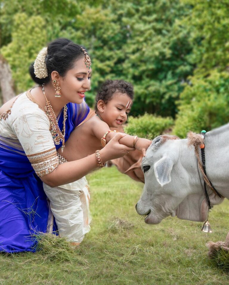 Amulya Instagram - Happy Krishna Janmashtami 🙏 Photography: @giggly_tots Jewels: @gajraj_jewellers