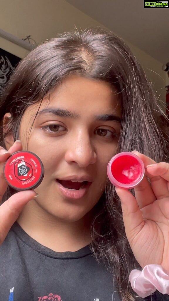 Ananya Agarwal Instagram - i wish i followed a skincare routine but i forget everytime😭 products used: @acne.squad X-foliating scrub @acne.squad Breakout Terminator spot corrector @thebodyshopindia born lippy lip balm (strawberry) #skincare #skincareroutine #skincaretips