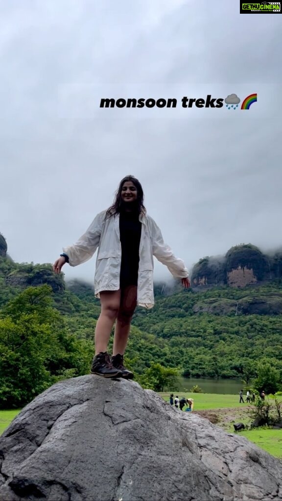 Ananya Agarwal Instagram - 📍Devkund Waterfall with @urbantrekkers.in travel, hike and explore BUT PLEASE DONT LEAVE YOUR KACHRA BEHIND and do not ruin nature! #leavenotrace