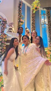 Anisha Hinduja Instagram - Alone we can do so little, together we can do so much.❤️❤️ 
A big thank you to all of you to shower Us with so much of love for these 6 glorious years . We promise to keep entertaining you always. Please continue to shower all your love ♥️

#kundalibhagya #balajitelefilms #balajimotionpictures #aajtak #actorlife #acting #6YearsnCounting #ToManyMore