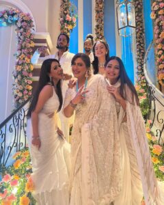 Anisha Hinduja Instagram - The purpose of our life is to be happy🫶🫶 
#my #kundalibhagya #family #nofilter #onlylove #picoftheday #happiness #fun #joy #lovethemsomuch #❤️