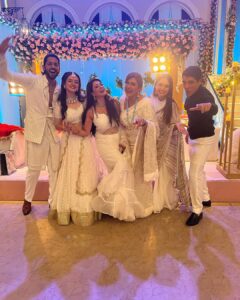 Anisha Hinduja Instagram - The purpose of our life is to be happy🫶🫶 
#my #kundalibhagya #family #nofilter #onlylove #picoftheday #happiness #fun #joy #lovethemsomuch #❤️