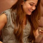 Anita Hassanandani Instagram - PokerLoverForevva! Challenging your mind on a poker table is way better than endless random scrolling! Ab time ko kill nahi usme upskill karo aur paise bhi banao😉 #PokerGlamour #PokerPro #PokerSkills #PokerElite #PokerGoddess #PokerLifeBalance #PokerBabe