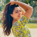 Anjali Rao Instagram - Laugh, and the world laughs with you ♾ Pc : @_manve_surendran_ #trending #viral #instagram #love #explorepage #explore #instagood #fashion #follow #tiktok #like #likeforlikes #followforfollowback #photography #india #trend #instadaily #memes #music #style #trendingnow #reels #foryou #likes #photooftheday #model #beautiful #bollywood #tollywood #bhfyp #instagood Nilamel, Kerala, India