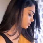 Anjali Rao Instagram - Vibes of positivity ✨ #postoftheday #shotoniphone #pic #post #pose #photography #click #positivevibes #vibes #slaying #saree #styleblogger #fashion #instafashion #goodhairday #black #yellow #ethnicwear #indowestern #instaphoto #instagood #instalike #instagram