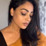 Anjali Rao Instagram - Vibes of positivity ✨ #postoftheday #shotoniphone #pic #post #pose #photography #click #positivevibes #vibes #slaying #saree #styleblogger #fashion #instafashion #goodhairday #black #yellow #ethnicwear #indowestern #instaphoto #instagood #instalike #instagram